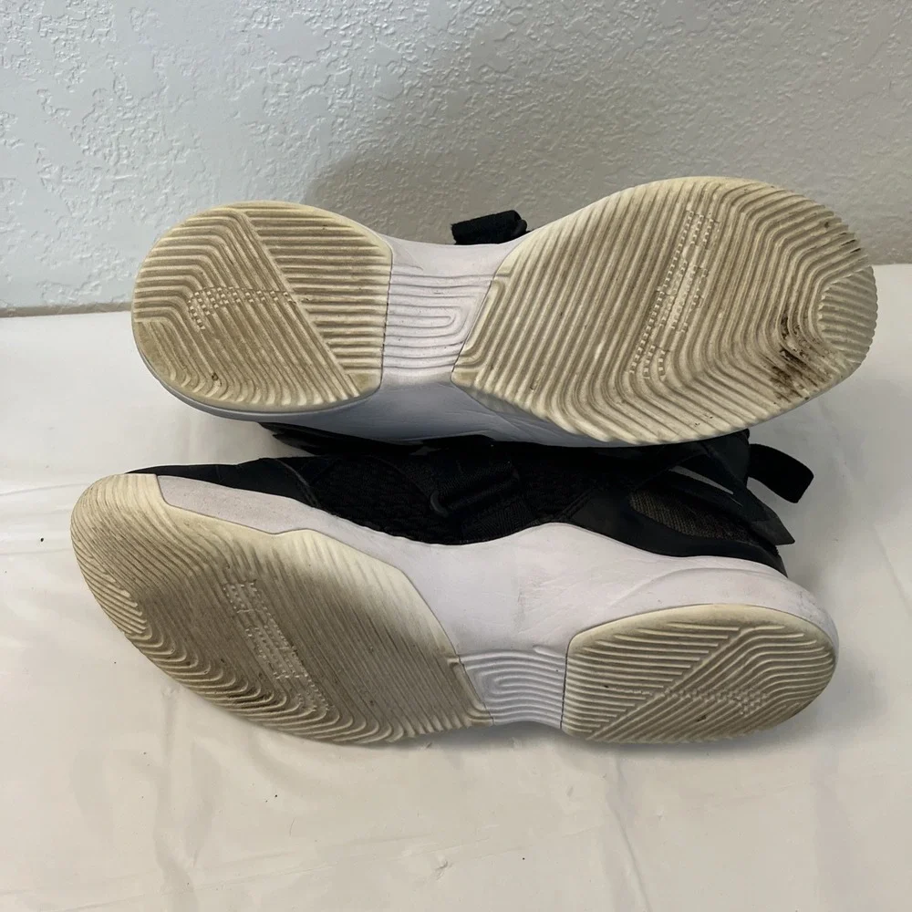 Nike LeBron Soldier 12 Black White Mens Basketball Shoes AT3872-001 2018 Sz 10.5